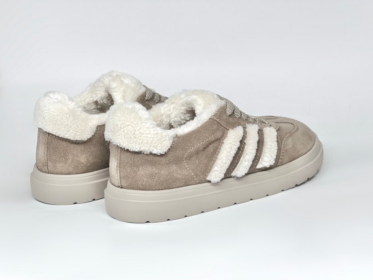 Жіночі хутряні кросівки 25-215 к\з - Основні контакти 04