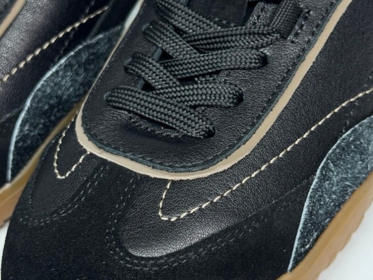 Женские кроссовки мод. 26-888 чер - Основные контакты 05